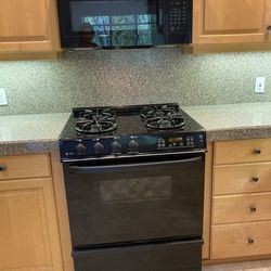 GE gas stove & microwave