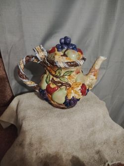 Vintage Fruit Teapot In Excellent Condition 