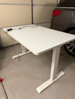Free white electric standing desk