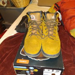 Women Work Boots Size 9