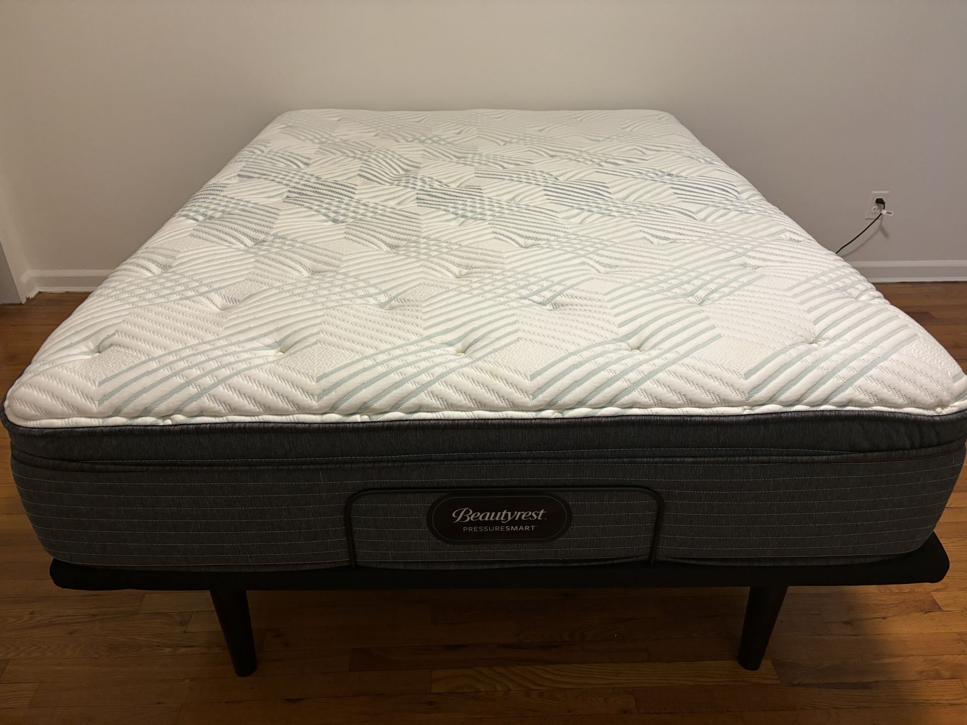 BeautyRest Queen Mattress + Adjustable Base