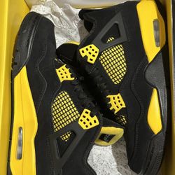 Jordan 4 “thunder”