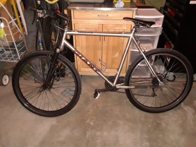 Giant Iguana SE Bike