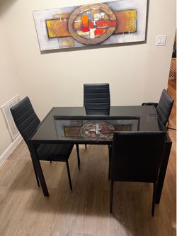 Black dine table