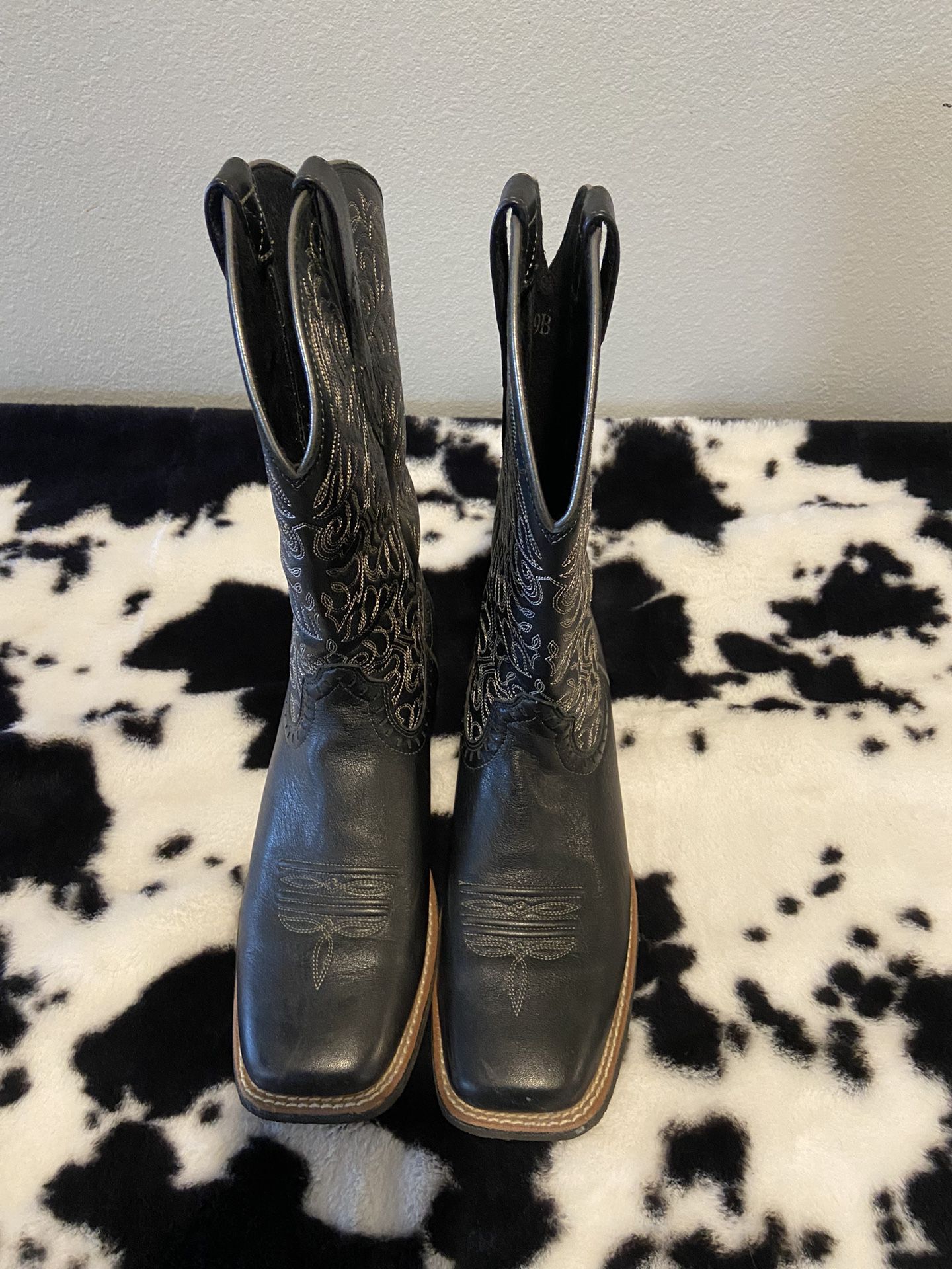Women’s Ariat Square Toe Boots 