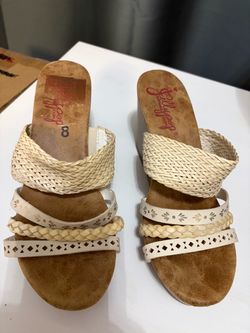 Women’s shoes size 7