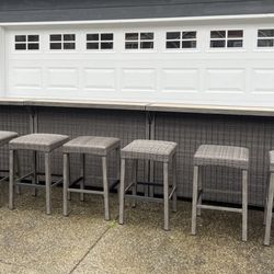 Extra large Outdoor Bar With Stools 