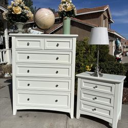 White Bassett Solid Wood Dresser Chest of Drawers and Nightstand Furniture Set Great Condition 