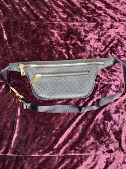MICHEAL KORS FANNY PACK  (BLACK)