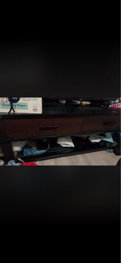 Glass entertainment stand