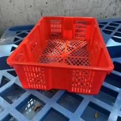 PLASTIC BASKETS 