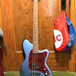 Ibanez TMB100 Electric Bass Guitar Soda Blue for Sale in Chicago IL OfferUp