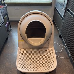 Self Cleaning Cat Litter box With Ramp