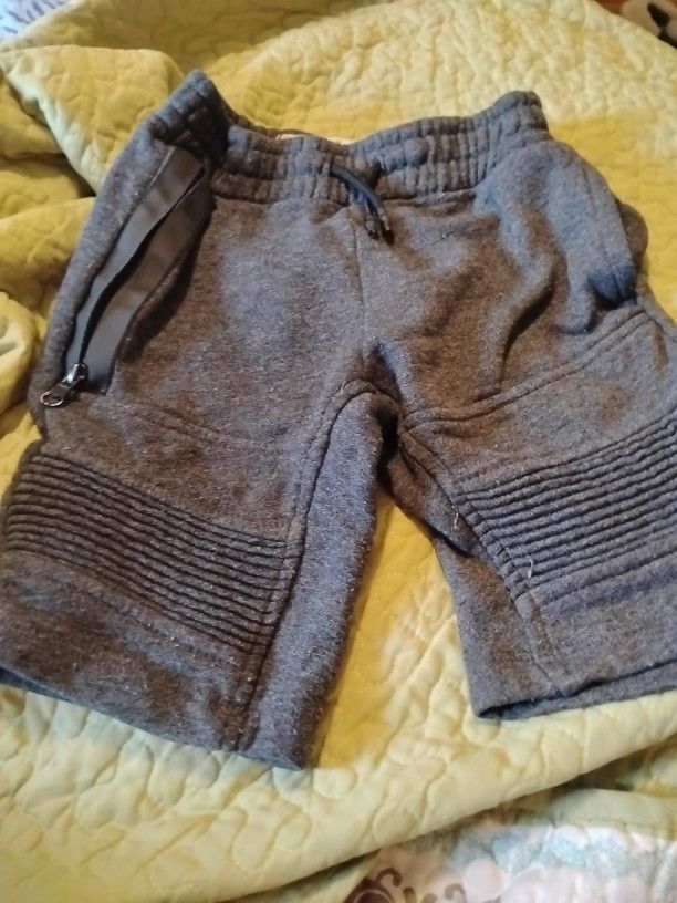 Sz. 6 Gray Boys Shorts