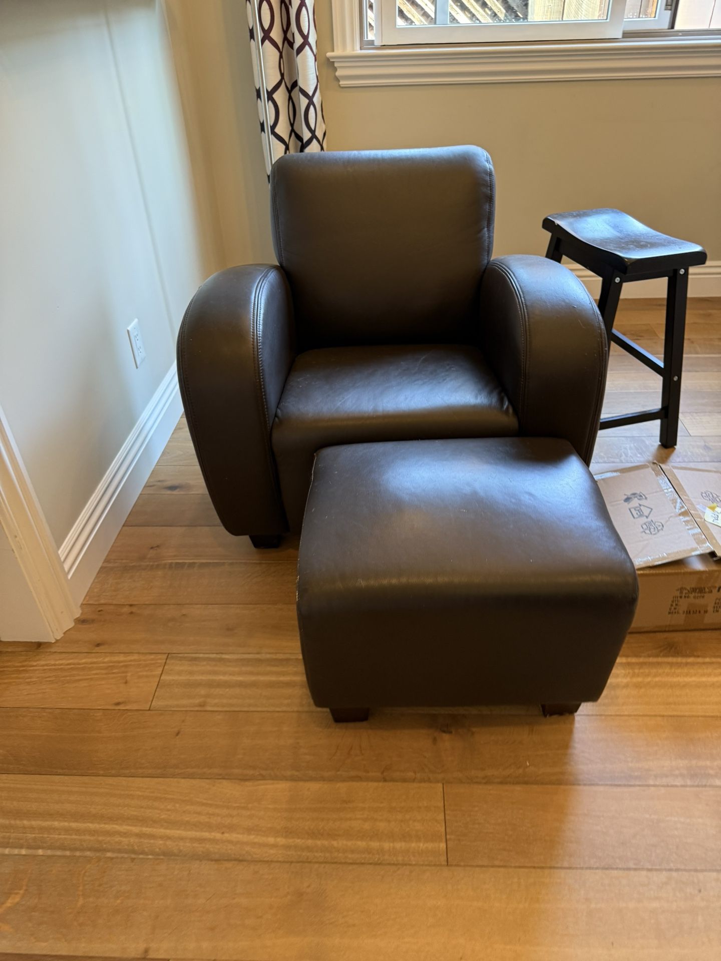 Leather Like Chair And Ottoman