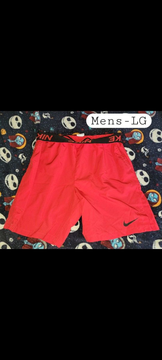 Mens Nike Shorts Size Large