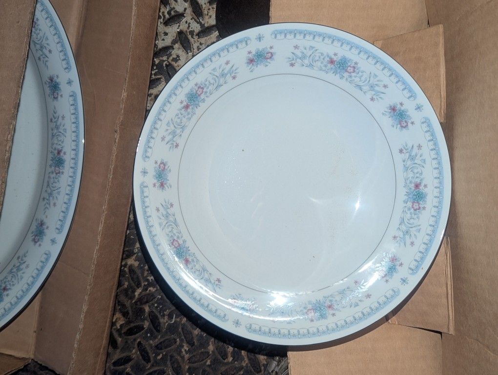 CROWN MING FINE CHINA