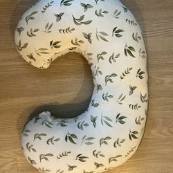 boppy and pregnancy wedge pillow