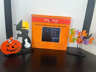 HALLOWEEN DECOR BUNDLE - LIGHT UP SPIDER WEB , TWO HALLOWEEN METAL STANDS