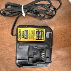 DEWALT 12V and 20V MAX Lithium-Ion batteries Charger