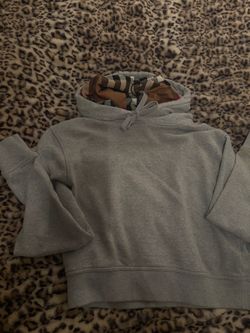 Burberry hoodie (S)