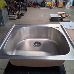 Elkay Gourmet Stainless Steel Sink — 25x22 Drop In New