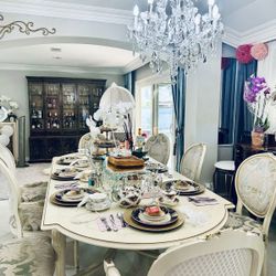 Drexel Lacquered Breakfront Chinoiserie cabinet hutch with lights. (gold back panel)