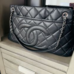 Authentic Chanel Hobo Bag Caviar Leather 