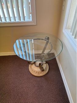 Glass sturdy side table