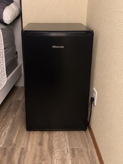 Hisense Mini Fridge Black