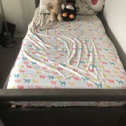 5 Twin Size Bed 