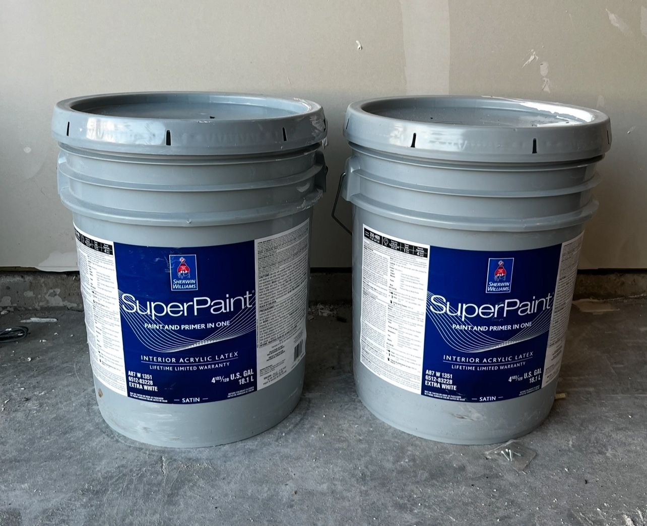 Superpaint And Primer In One. Color Greek Villa. Satin. Total 2 Buckets/ 10 Gallons