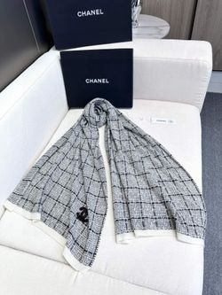 Double C shawl scarf