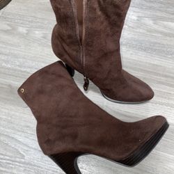 Isaac Mizrahi 7.5 Brown Suede heel Boots 