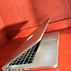 Apple Macbook Pro 13” 256GB SSD i5 8GB RAM macOS 15.1 Sequoia $140