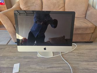Mac desk top computer