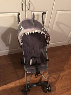 Fold up umbrella stroller