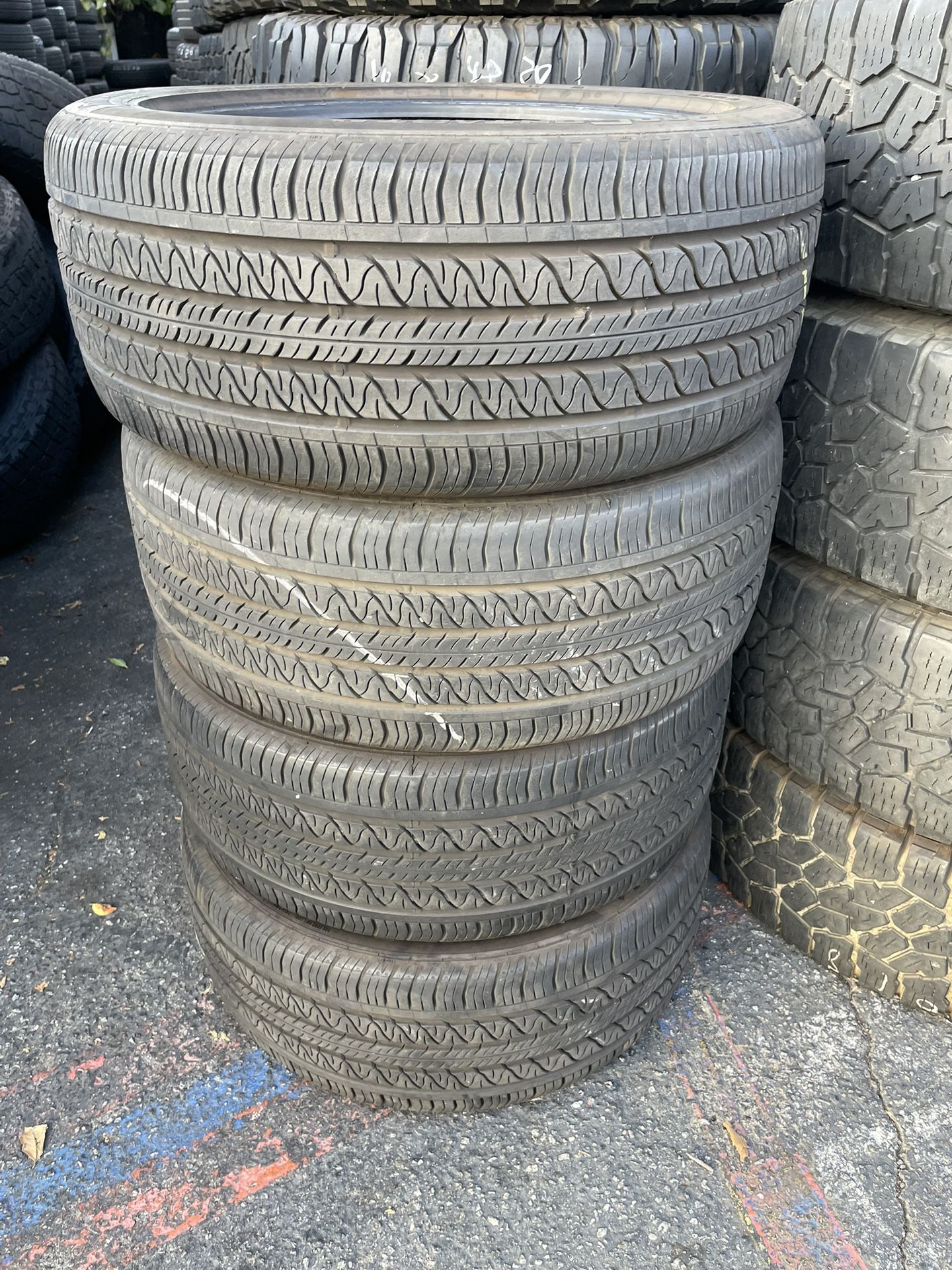 Vendo 4 Llantas 255/45R19 Marca Continental