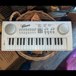SUPER SOUND KEYBOARD LIKE NEW 