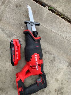 Craftsman’s saw with battery