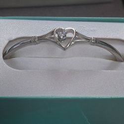 Heart Hinged Bangle Bracelet 