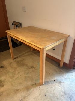 Used Wood Coffee Table – Great Condition