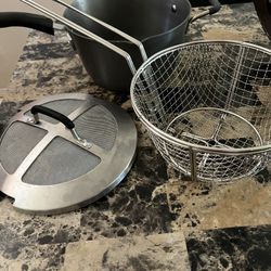 Brand New Fryer U Can Fry What Ever You Want Very Nice Mpu 