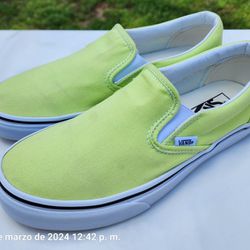 👱‍♀️👨Vans Classic Slip-on Unisex Easy-on Shoes, Size 7.0 Men's/8.5 Women's