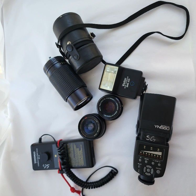 Lot Of Camera Lenses Macro Pentax 50 Vivitar Plus 2 Flashes Battery Holder