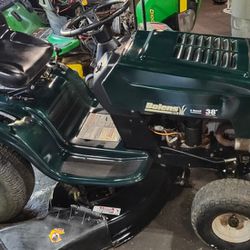 Excellent Condition! Bolens/MTD 13.5 HP Riding Lawnmower!