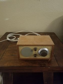 Modern vintage radio