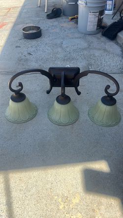 3-Light Vanity Wall Light Fixture