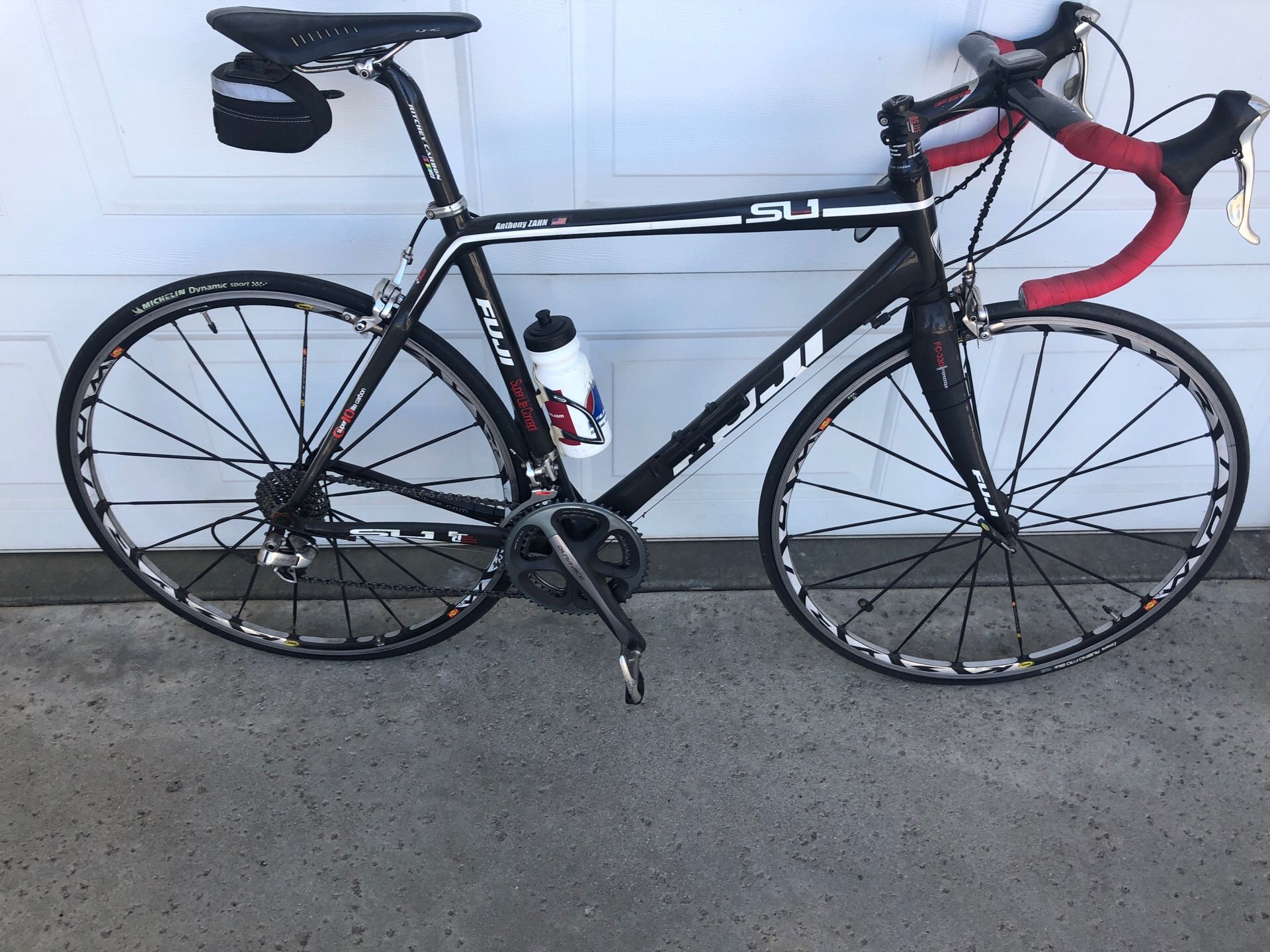 Fuji Super Lite Concept-racing bike FC 330 carbon front forks Ritchey carbon seat post full carbon handle bars Dura-Ace components