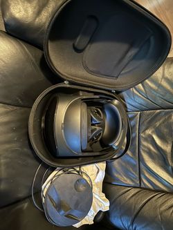 Meta Quest Pro VR Headset